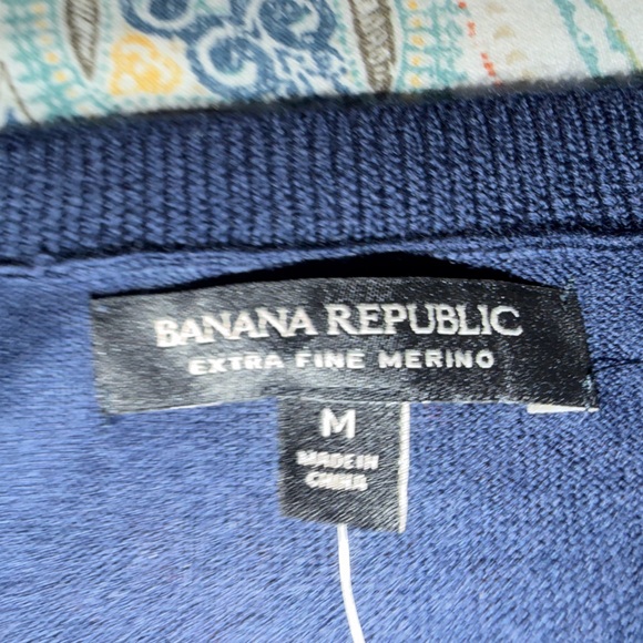 Banana Republic Navy Merino wool sweater New with Tags - Picture 2 of 6